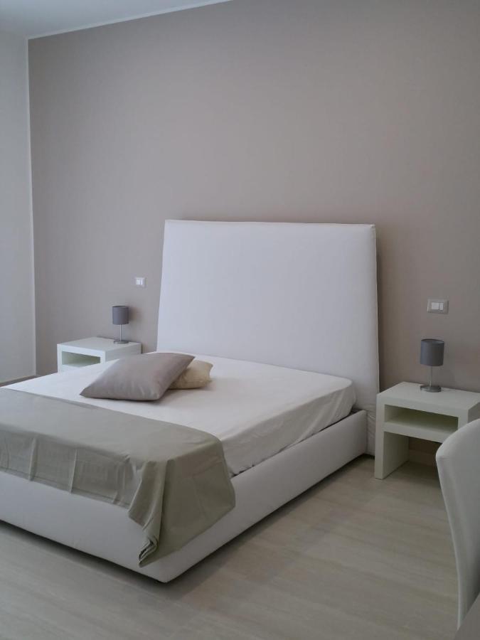 Ledwars Bed and Breakfast Taviano  Buitenkant foto