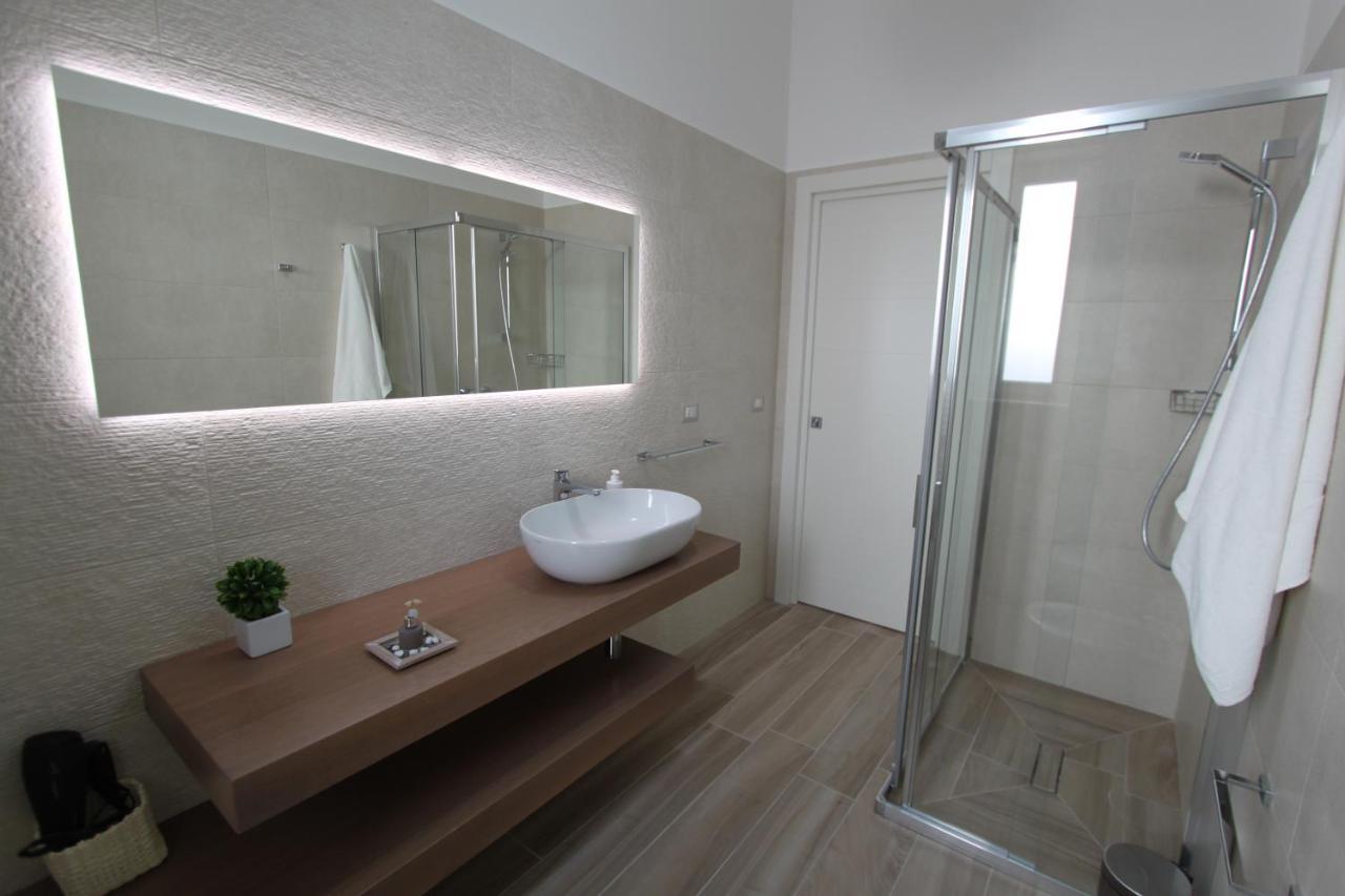 Ledwars Bed and Breakfast Taviano  Buitenkant foto